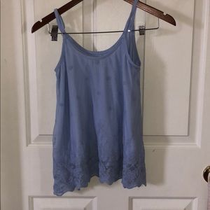 American Eagle blue floral blouse